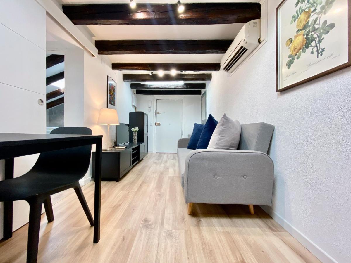 Charming Malasana Attic มาดริด ภายนอก รูปภาพ